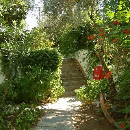 Ξενοδοχείο Eden 2*