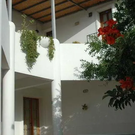 Ξενοδοχείο Eden 2*
